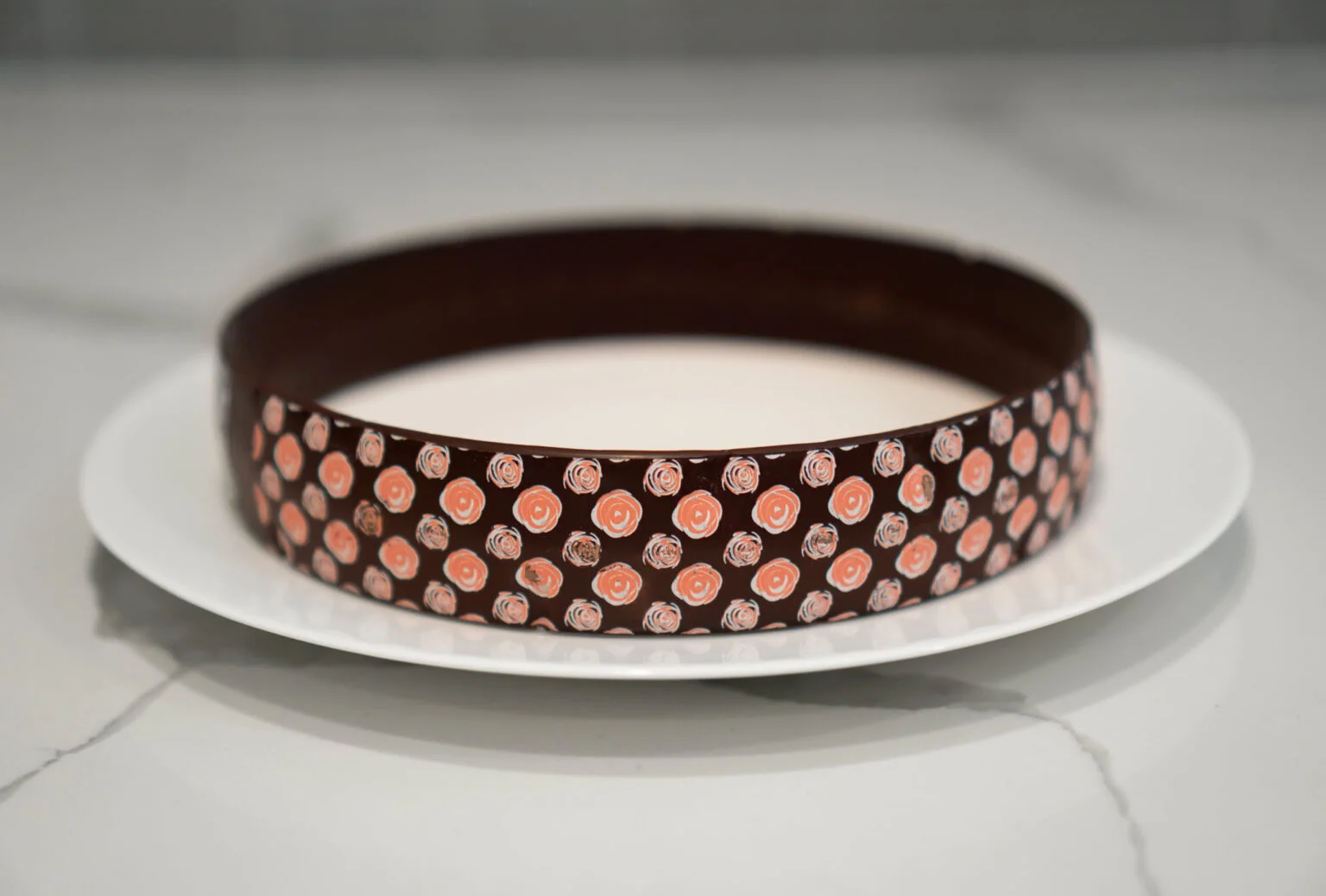chocolate-ring-with-roses-2-1536x1038.jpg
